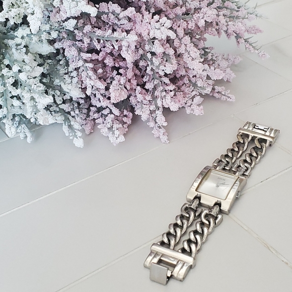GUESS Silver Watch - Picture 2 of 5
